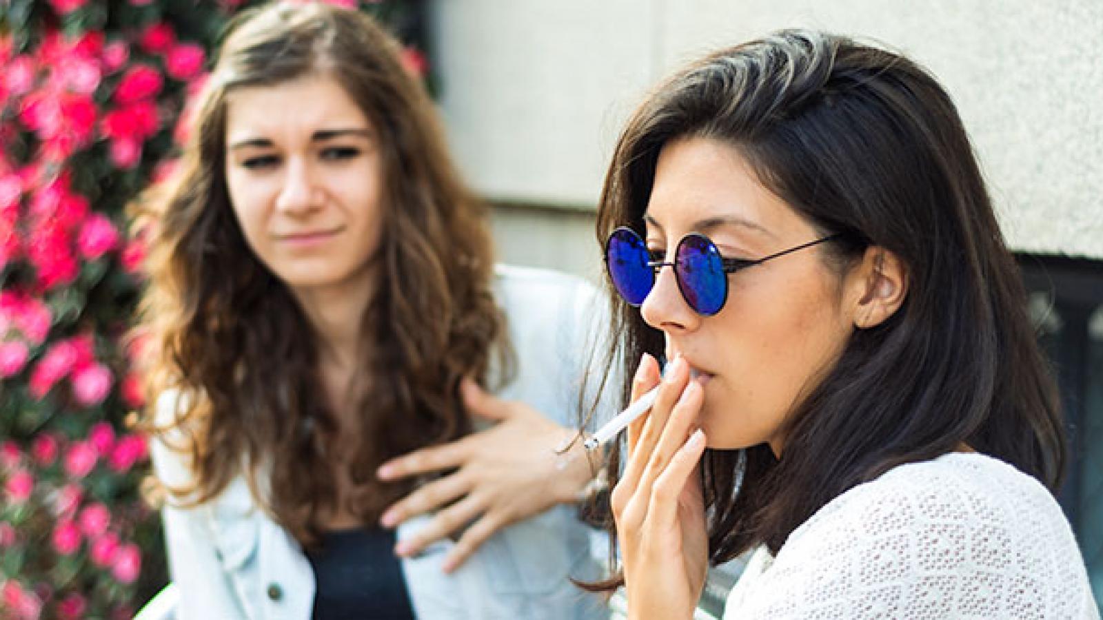 Secondhand smoke: Avoid dangers in the air