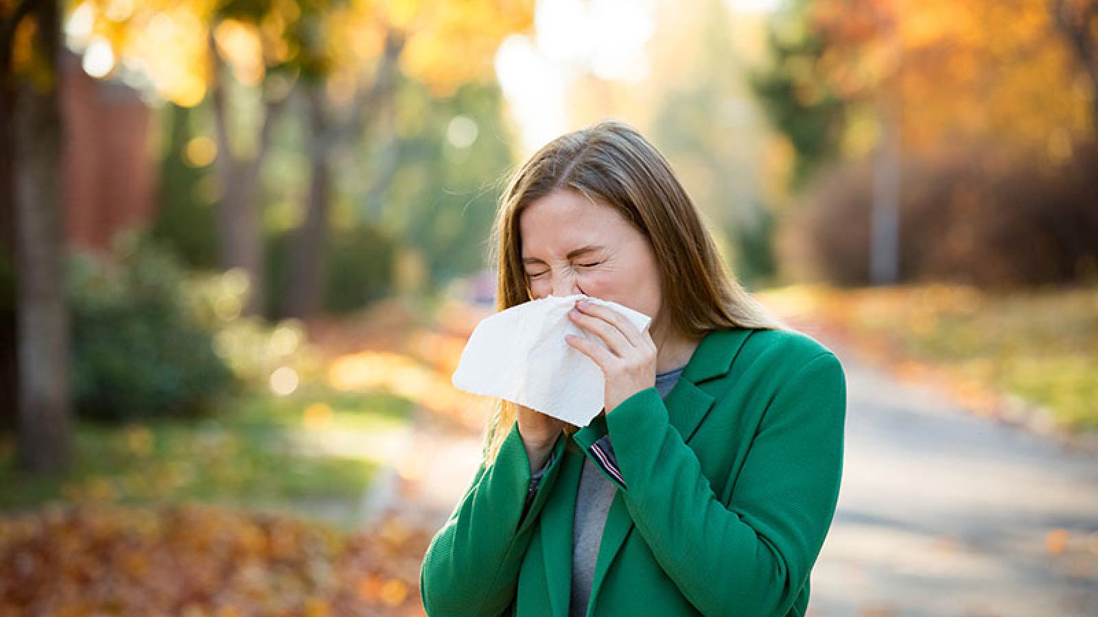 Fall Allergies: Triggers, Symptoms, And Management | Guthrie